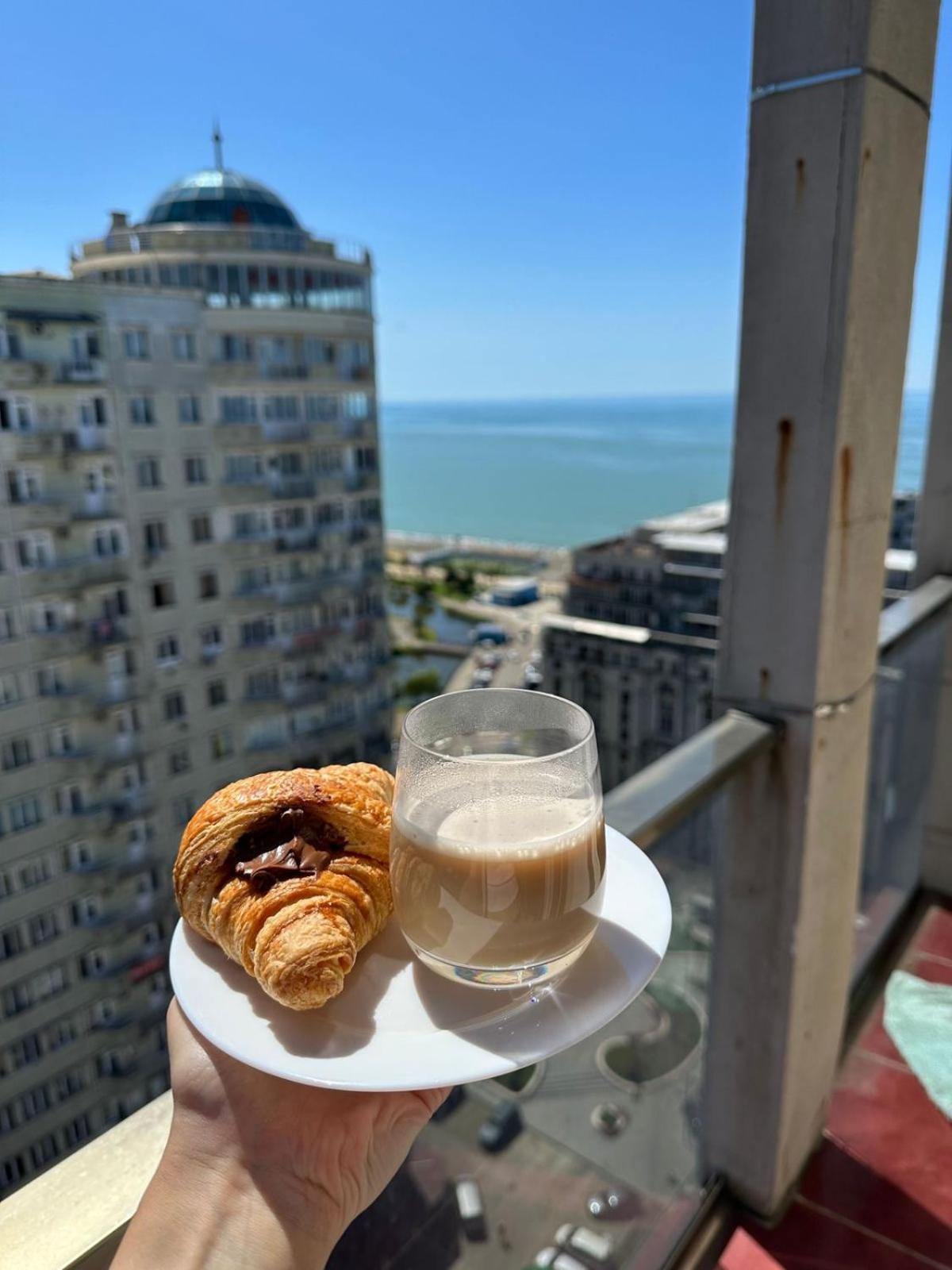 Удобные Апартаменты С Видом На Море Batumi Eksteriør billede